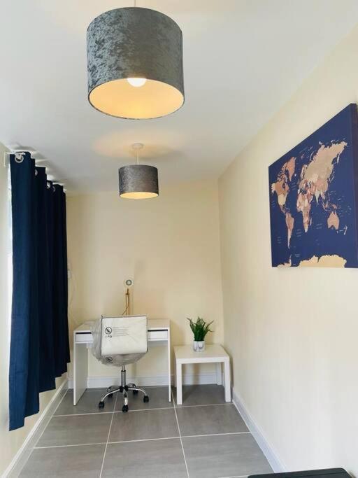 Superb&Comfortable 3BD Home in Dagenham Eksteriør billede