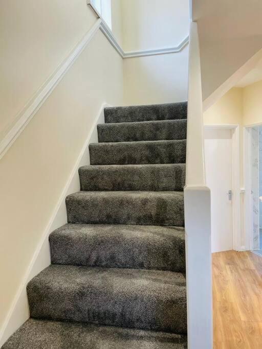 Superb&Comfortable 3BD Home in Dagenham Eksteriør billede