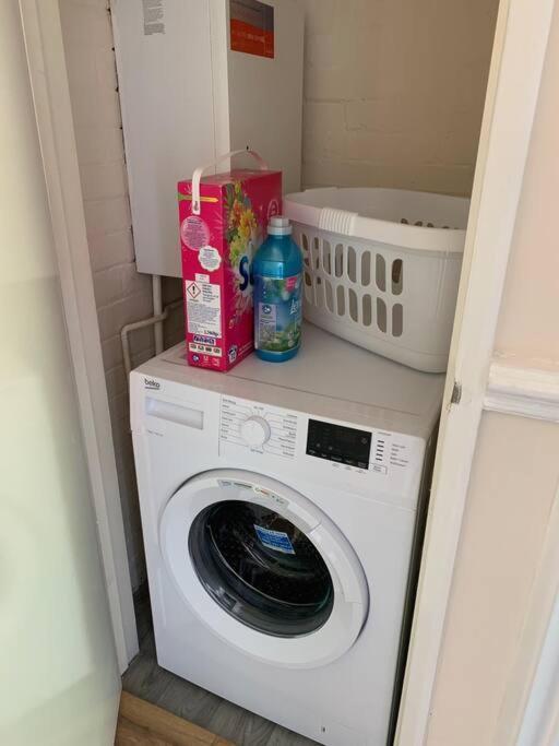 Superb&Comfortable 3BD Home in Dagenham Eksteriør billede