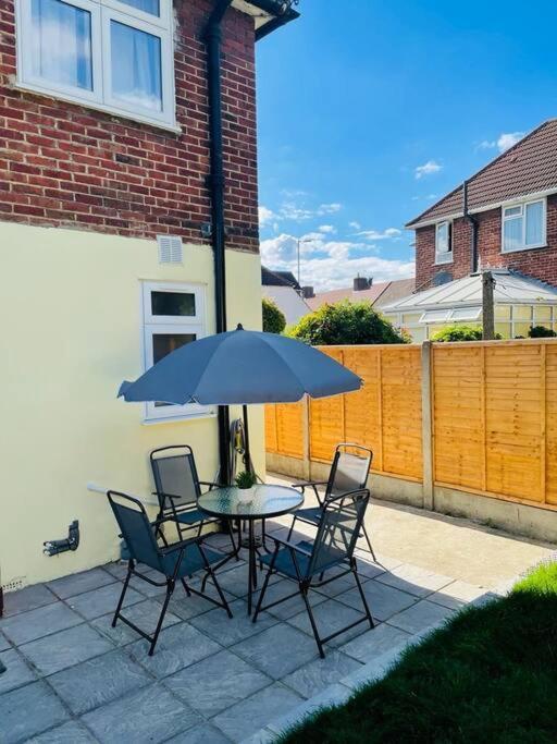 Superb&Comfortable 3BD Home in Dagenham Eksteriør billede