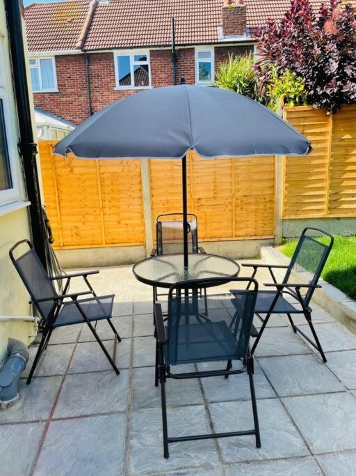 Superb&Comfortable 3BD Home in Dagenham Eksteriør billede